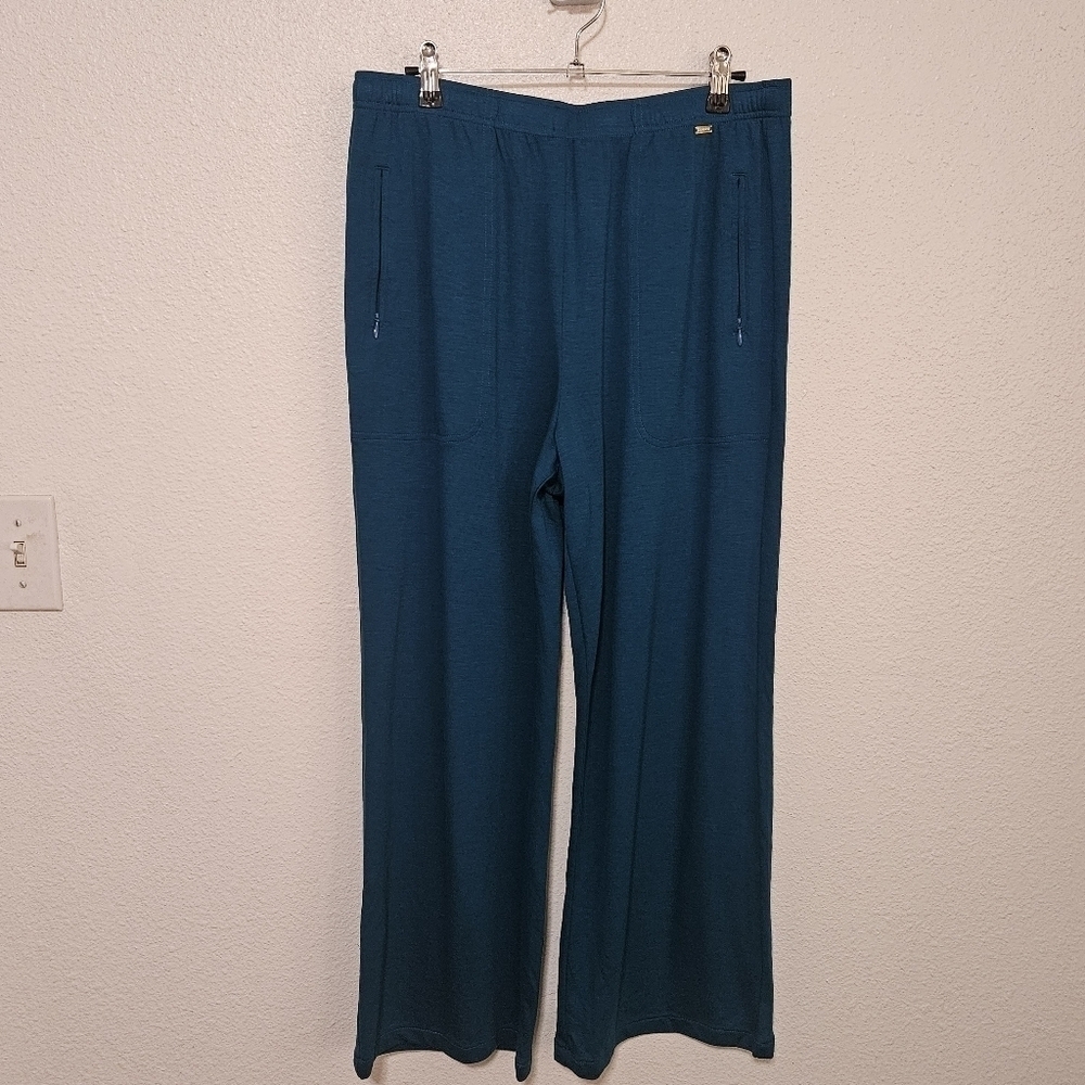 St John Spa wide leg knit like pants size medium